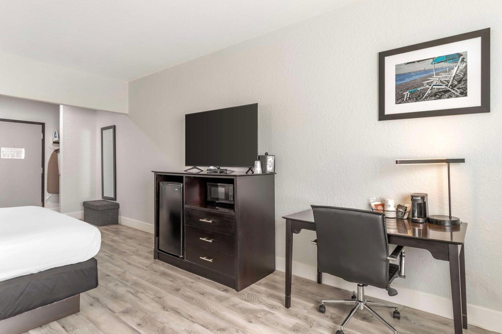 Surestay Plus By Best Western Texas City I-45 Exterior photo