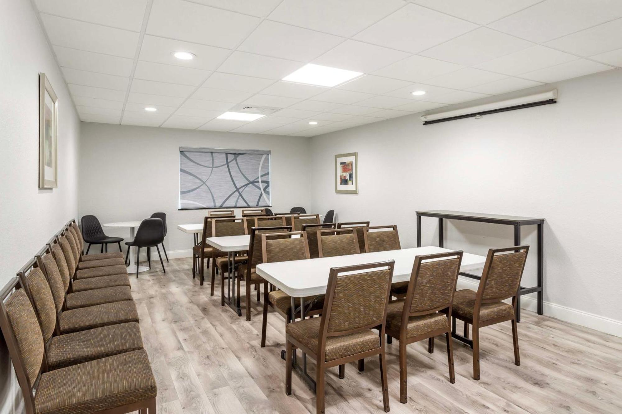 Surestay Plus By Best Western Texas City I-45 Exterior photo