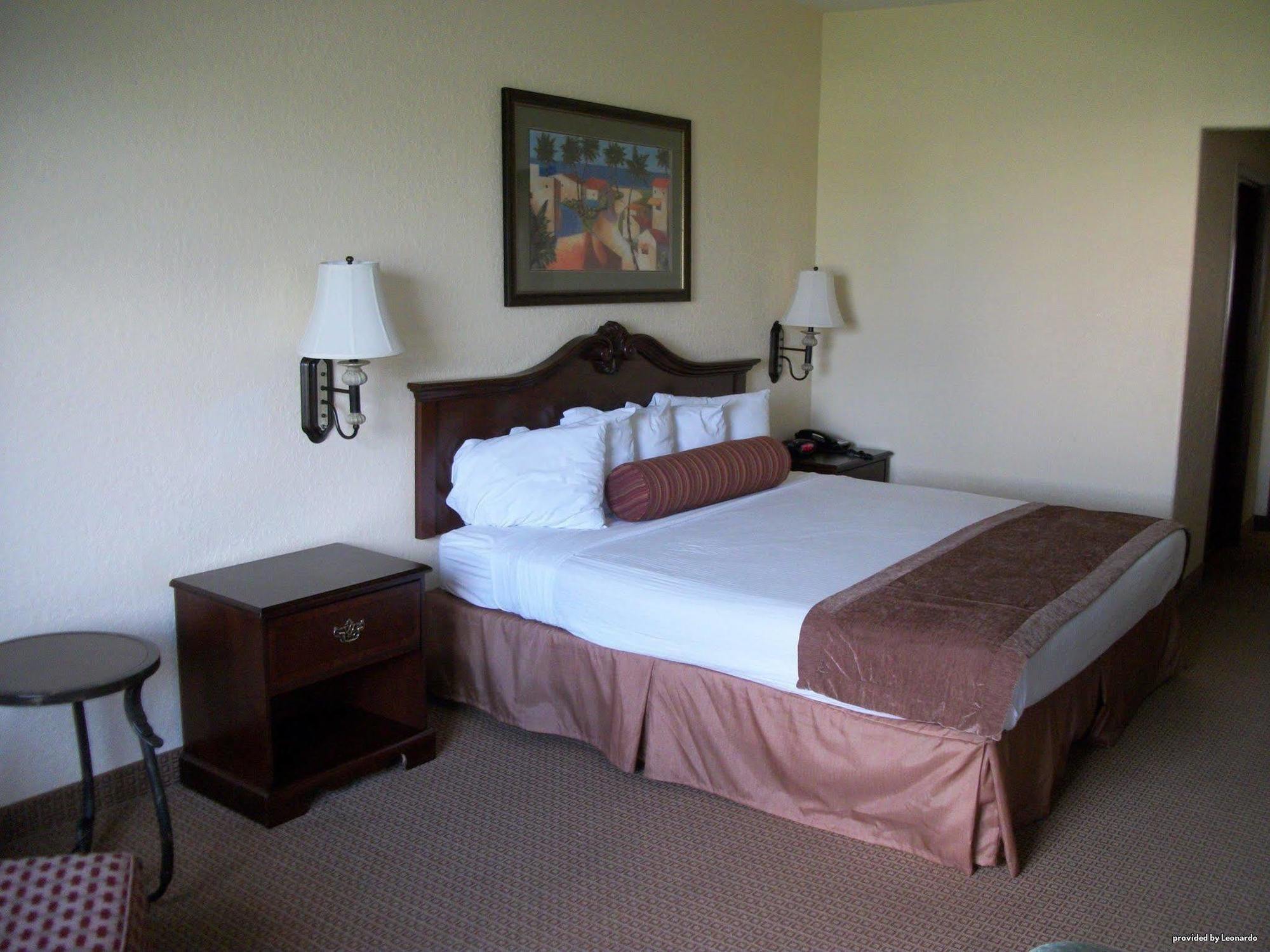 Surestay Plus By Best Western Texas City I-45 Room photo