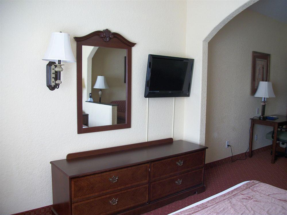 Surestay Plus By Best Western Texas City I-45 Room photo